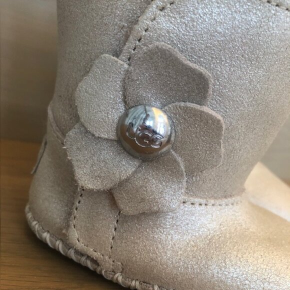 UGG Cassie Poppy Metallic Bootie / Baby Boots - Gold, Infant / Toddler Size 2/3 - Picture 3 of 12
